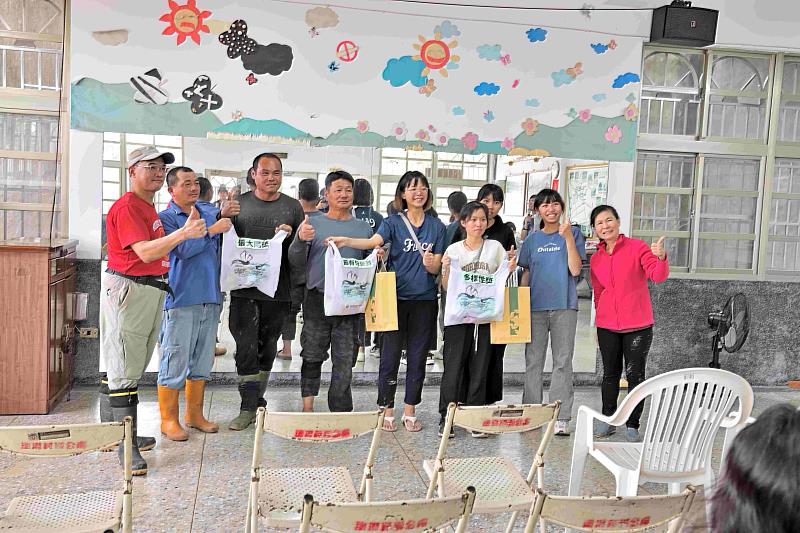 為增添民眾活動參與度，外來種移除設立「最大尾獎」、「最有份量獎」及捕獲最多種物種的「多樣性獎」獎項(嘉義縣鳥會陳建樺總幹事攝)