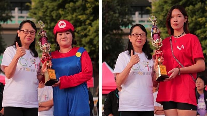 文藻外語大學運動會，最後由大學部日文系(圖左)與專科部西文科(圖右)獲得精神總錦標，由莊慧玲校長頒發獎座及獎金。