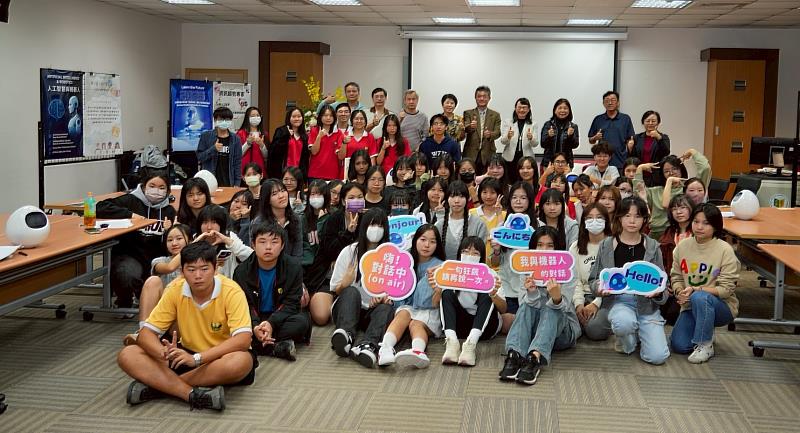 文藻辦機器人對話設計競賽 學生展現AI跨域成果