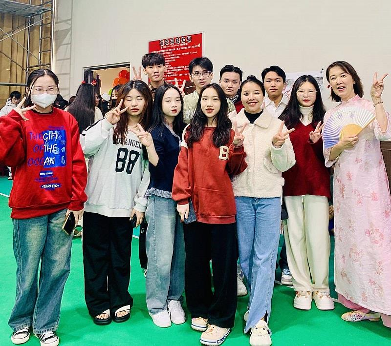 景文科大旅遊系年度盛事「聖誕三部曲」登場 跨國多元舞會引領教育新潮流