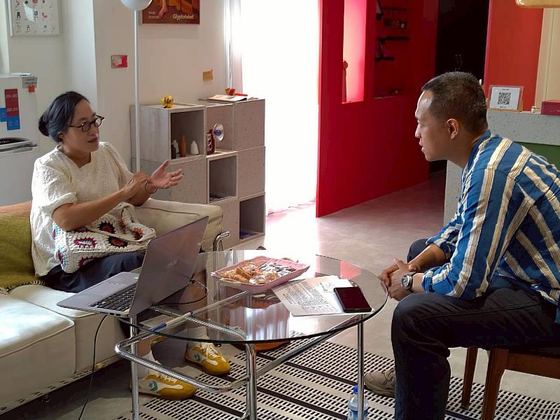 一對一顧問諮詢輔導提供業者經營及行銷專業建議。