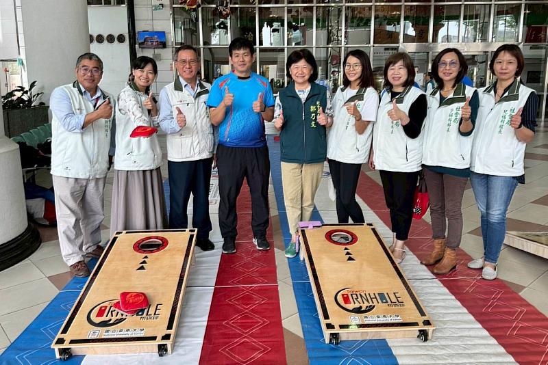 南大體育學系結合課程學習與實務推廣,透過布袋球運動深化運動平權理念,攜手地方夥伴打造友善參與的運動環境。