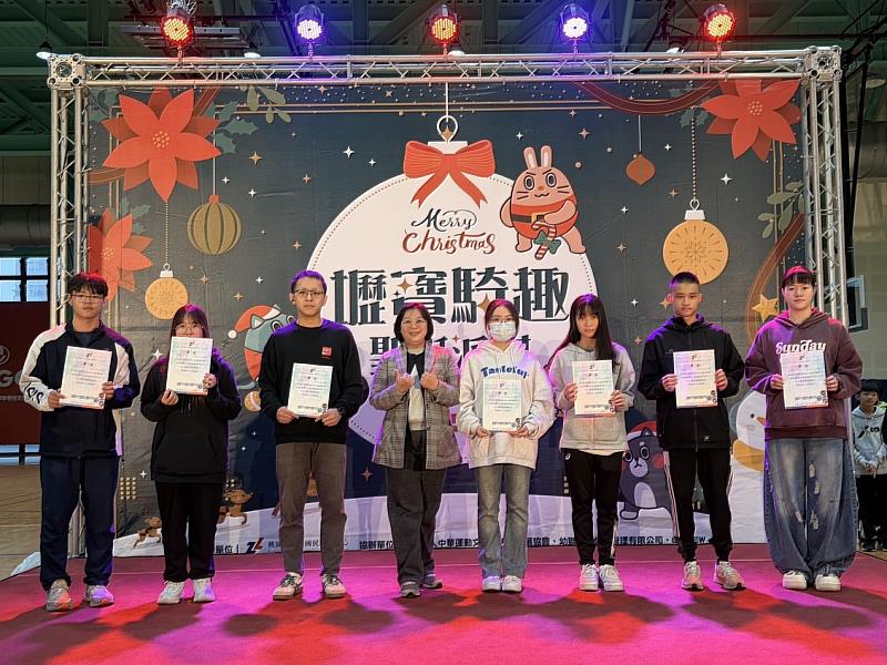 用運動溫暖城市　中壢國民運動中心聖誕派對以健康正能量點亮人心