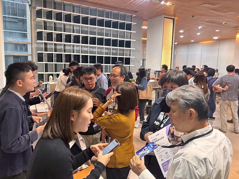 廠商與機關互動掃描取得數位名片