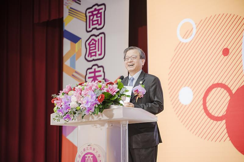 任立中校長表示，2025年在全體師生共同努力下，學校於教學、研究、競賽、國際化等面向皆交出亮眼成績單。