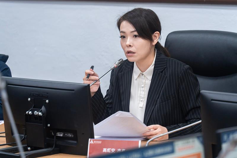 竹市府年度最終場道安會報，市長高虹安親自主持。