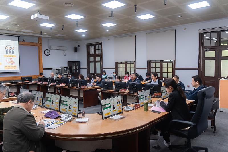 竹市府年度最終場道安會報，市長高虹安親自主持。