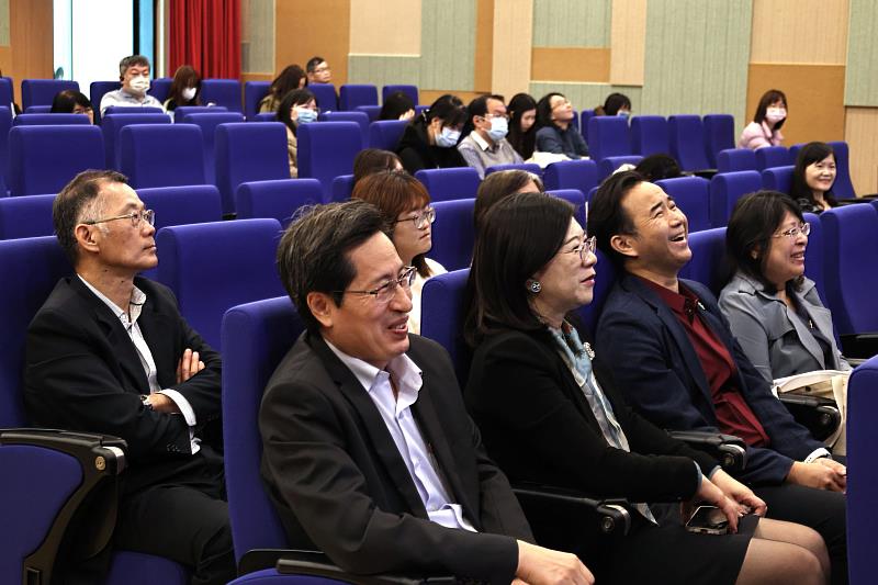 與會師長在輕鬆互動中感受教育回歸以人為本的核心精神。