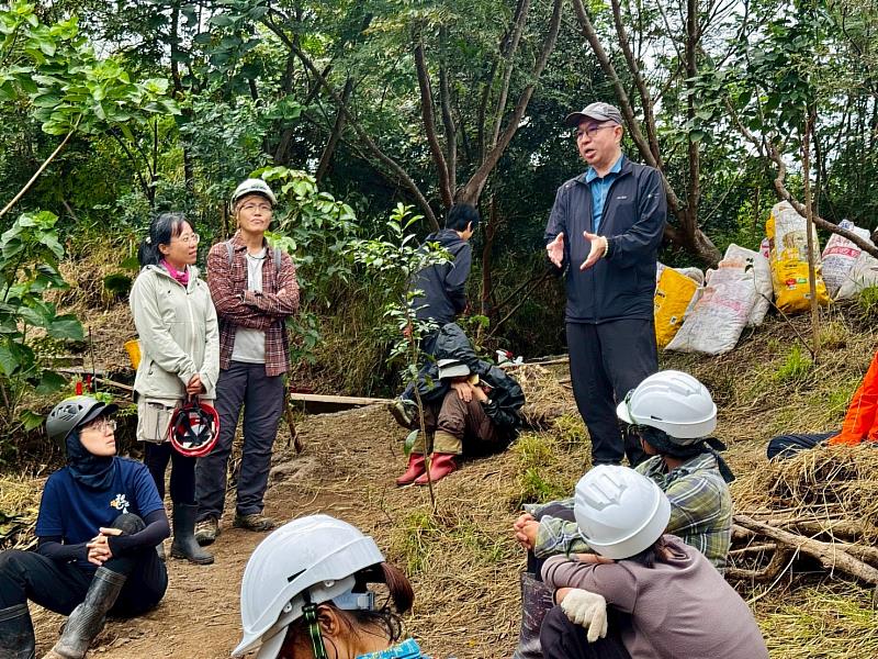 分署長吳昌祐表示期盼手作步道工作坊在臺東地區能夠長期地進行，將其核心價值落地生根。
