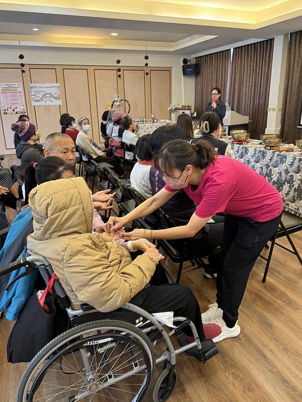 照顧不孤單 臺東縣辦理「放心最美」活動 香氛療癒陪伴家庭照顧者