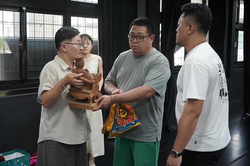 南大戲劇系王婉容老師分享「博物館導覽劇場」教學實踐，展現跨域合作下的人文創新成果。