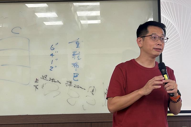 南大經營與管理學系科管碩專班邀請起士公爵創辦人王奕凱，分享預防醫學與健康永續的食品設計思維。