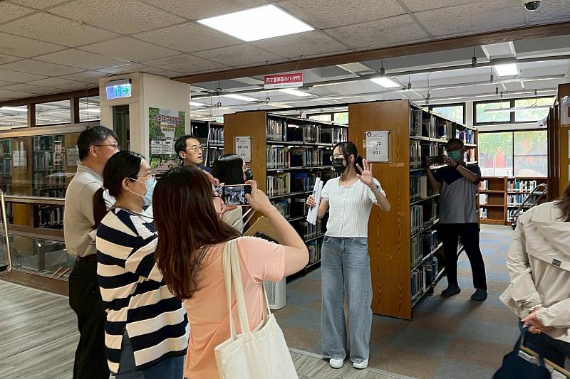 南大圖書館導入自動連續監測系統，即時掌握室內空氣品質，守護安心閱讀環境。