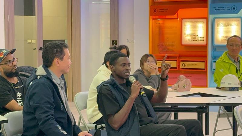 國際學生於交流與分享環節踴躍發言，分享其母國能源發展經驗，並就臺灣生態永續現況進行交流，促進跨文化與跨國能源議題的對話。