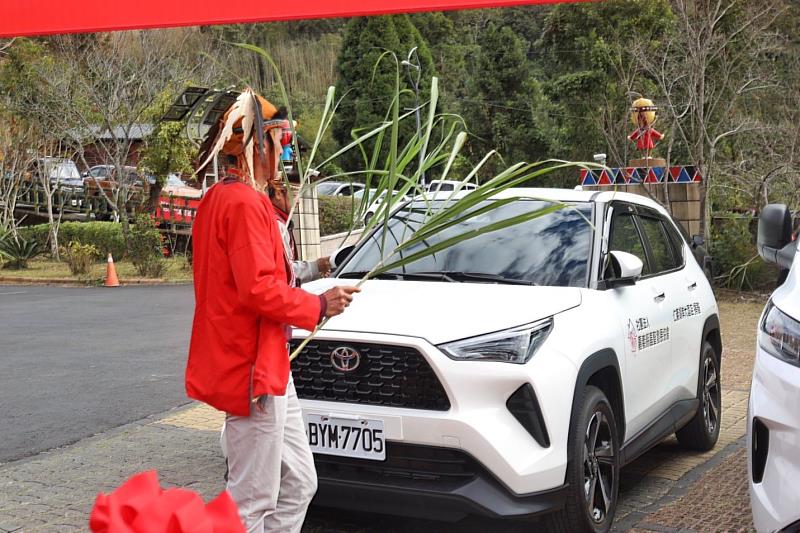 「企業送愛 社福溫暖行」仁義湖岸大酒店捐贈社福專車