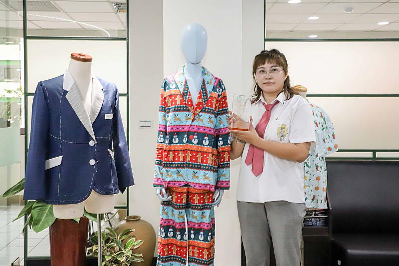 嘉義青創品牌登上國際舞台 陳詩婷奪世界洋服大賽青年組金牌