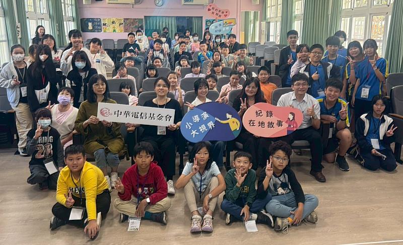 曾在台南後壁拍攝《俗女養成記》飾演「小嘉玲」的吳以涵擔任築夢者,鼓勵在地的同學們勇敢朝夢想邁進。