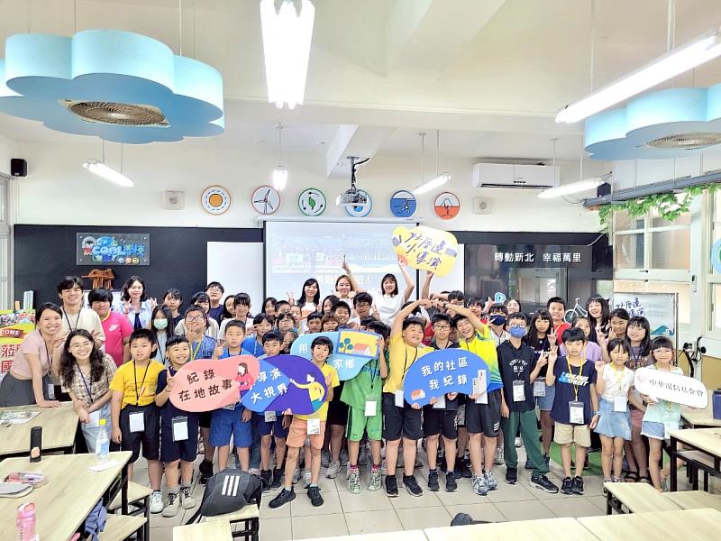 中華電信女子籃球隊員林玉書、王游乙文、張家瑄擔任萬里場次築夢人，勉勵同學們就算在追夢的路上跌倒了也沒有關係，勇敢站起來就好。