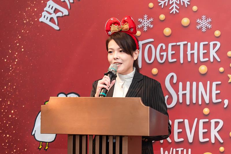 高虹安市長以全英文致詞表達感謝及祝福。