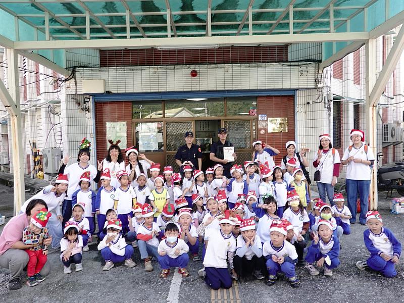 東華實幼溫馨聖誕行動 用童真傳遞祝福與感謝