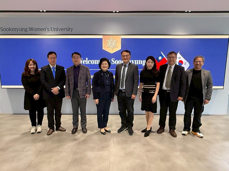 張傳育校長率國際長葉惠菁及主秘林建州訪問淑明女子大學。