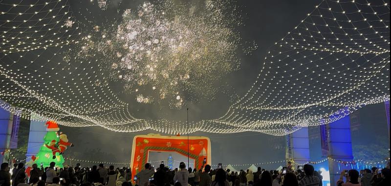 近3分鐘的煙火秀，更將活動氣氛推向高潮。