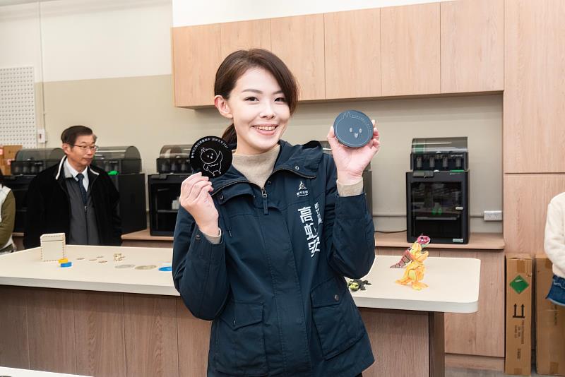 市長高虹安參訪校舍。