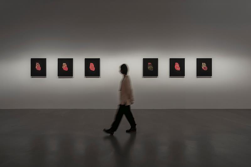 宜德思・盧信與尤佑倍苓 （Idas Losin & Yuyoh Peilin），〈心臟〉（Heart），2025。（新北市美術館提供，攝影：狐色影像製作）