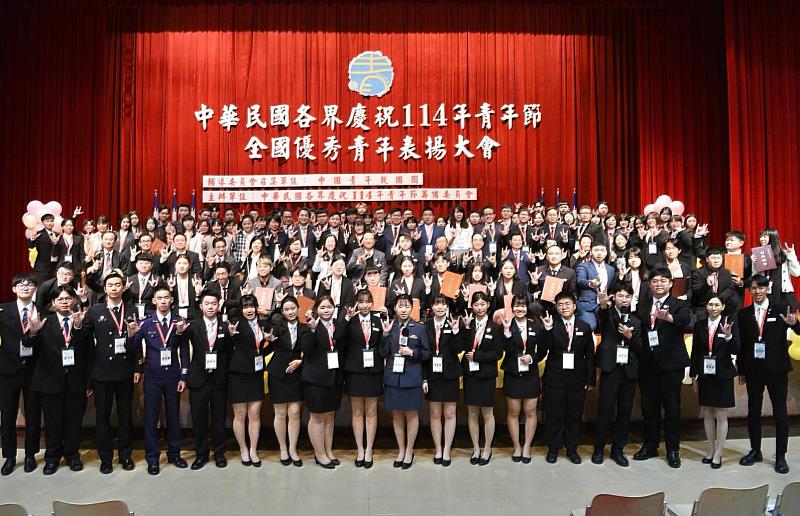 《青年基本法》法制化青年支持體系，救國團將持續攜手政府為青年造夢。