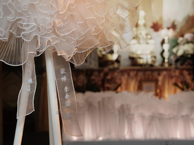 展覽和裝置作品（Exhibition and Installations）《留逝》以永續與情感為核心，為台灣喪禮文化帶來新的可能。