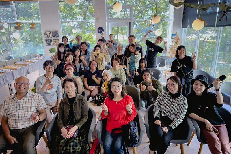 南大「織事集」於烏邦圖書店開幕,串聯在地夥伴共構紡織文化交流場域。