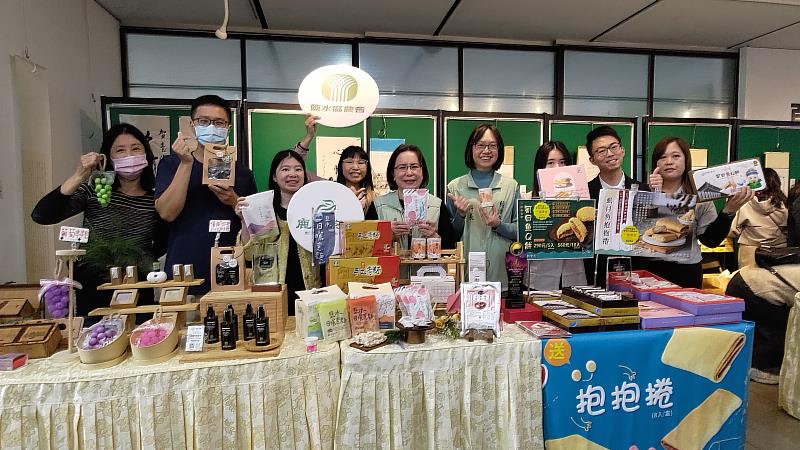 與臺南好禮合照。