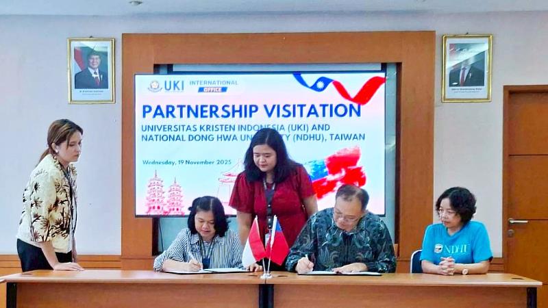 2025年11月東華大學與印尼Universitas of Kristen Indonesia簽署中心級MOU。