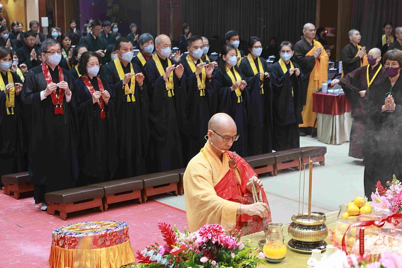 靈鷲山華嚴法會 全球信眾共讀341部《華嚴經》