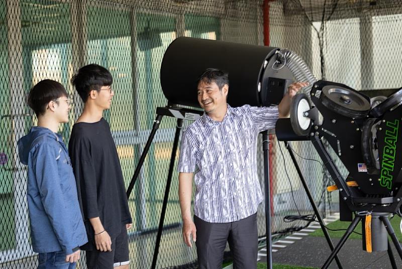 南臺科技大學運動科技中心致力於運動科技研究與器材研發，培育運動科技產業人才，為推動臺韓運動科技與AI合作的重要量能。