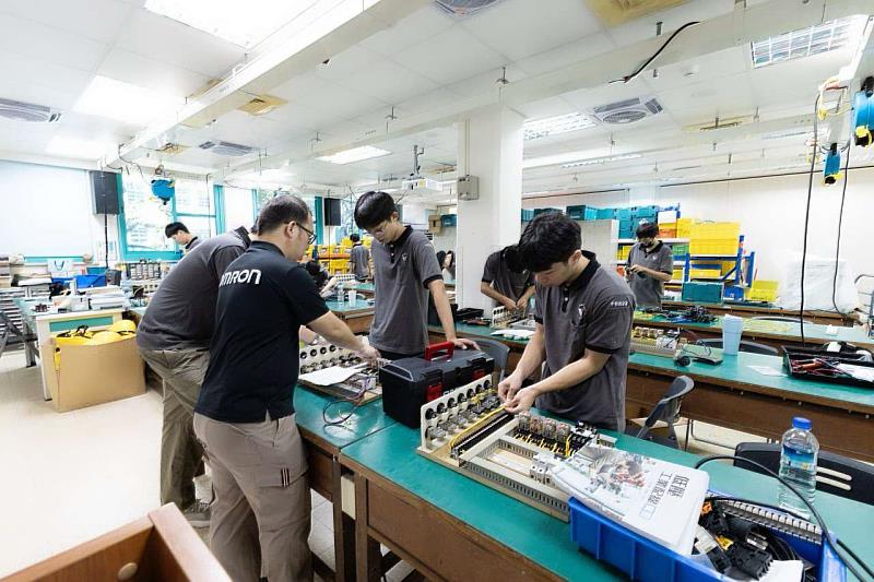 中彰投分署鼓勵民眾善用職訓資源,打造就業即戰力。