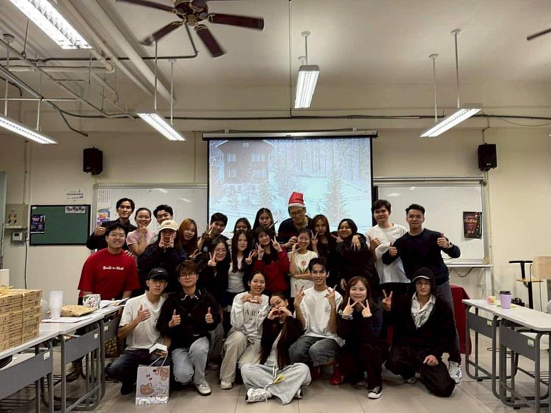 景文科大旅遊系海青班溫馨團聚 跨海情誼暖心頭