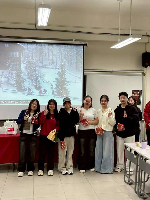 景文科大旅遊系海青班溫馨團聚 跨海情誼暖心頭