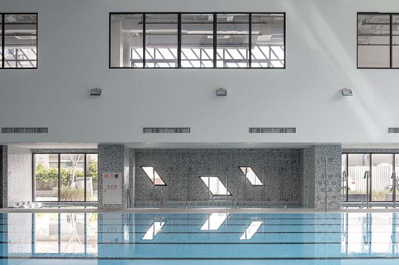 「香山綜合休閒運動館新建工程」獲行政院公共工程委員會第25屆「公共工程金質獎」建築類佳作肯定。