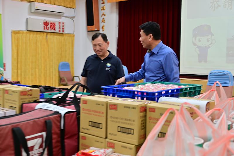 感謝警察守護家園 暖心在地商家跨年夜自發致贈慰勞品