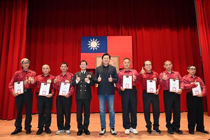 服務逾30、35、40年，資深義消的堅持與付出令人敬佩。