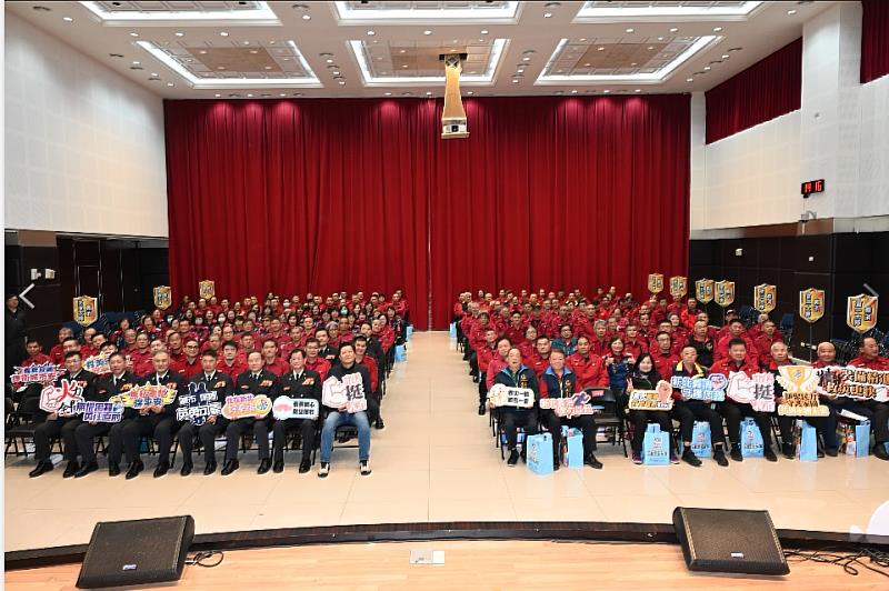 全體合影，凝聚義消向心力，共同守護城市安全。