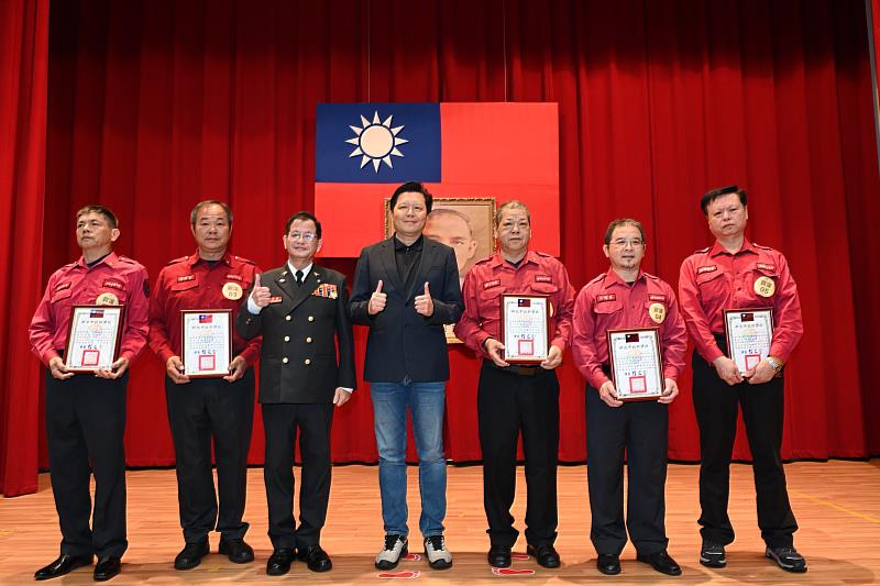 資深義消表揚，感謝長年守護市民安全的無私奉獻。