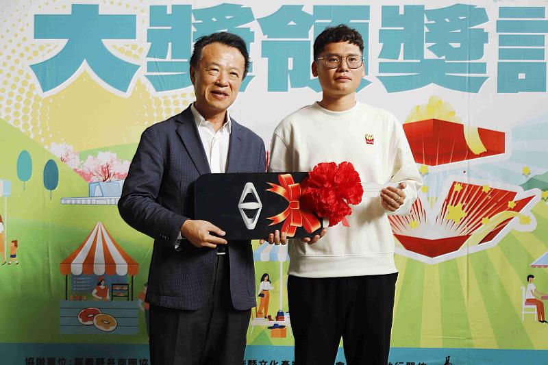 翁章梁頒114年商圈聯合購物節大獎 商圈表現亮眼獲肯定