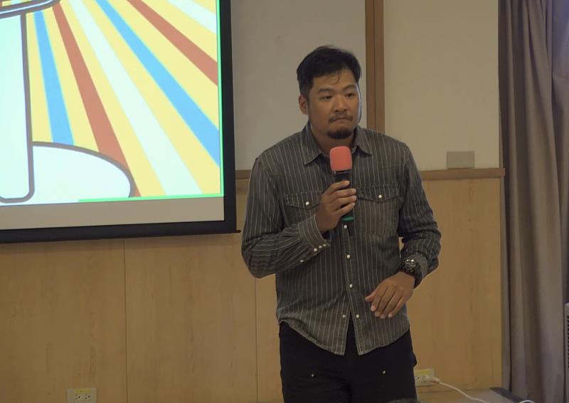 圖五、張騰老師演講。