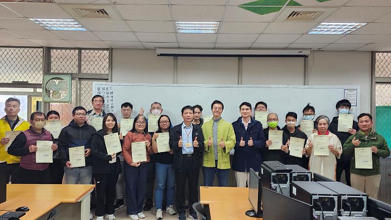 崑大資傳系辦理CCST核心能力研習 強化師生數位轉型即戰力