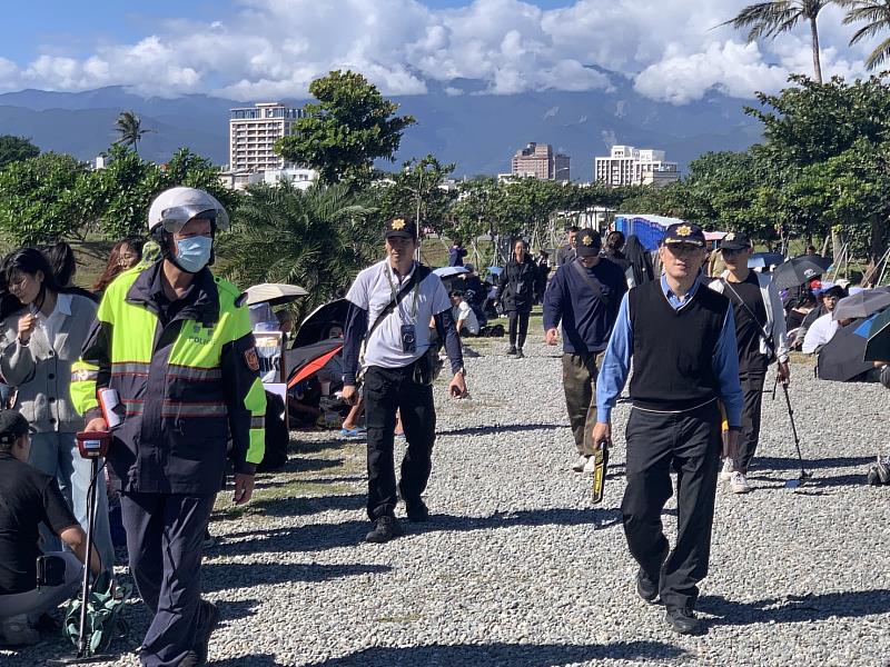 迎接2026不打烊!東警出擊提前部署各項勤務,全面維安。