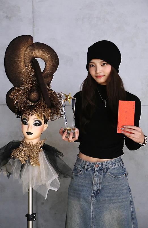 文化大學時尚學程實力堅強 水平盃美髮大賽雙冠軍