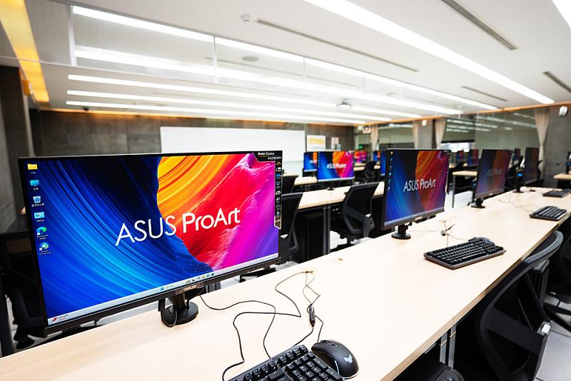 文化大學將陸續成立第2、第3座AI實驗基地，落實人人可用AI的教育願景。