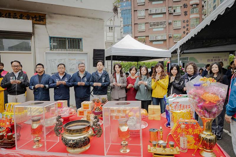 高虹安市長祈求工程如質如期順利完工。